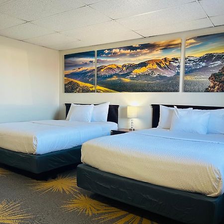 Days Inn By Wyndham Wheatland Exterior photo