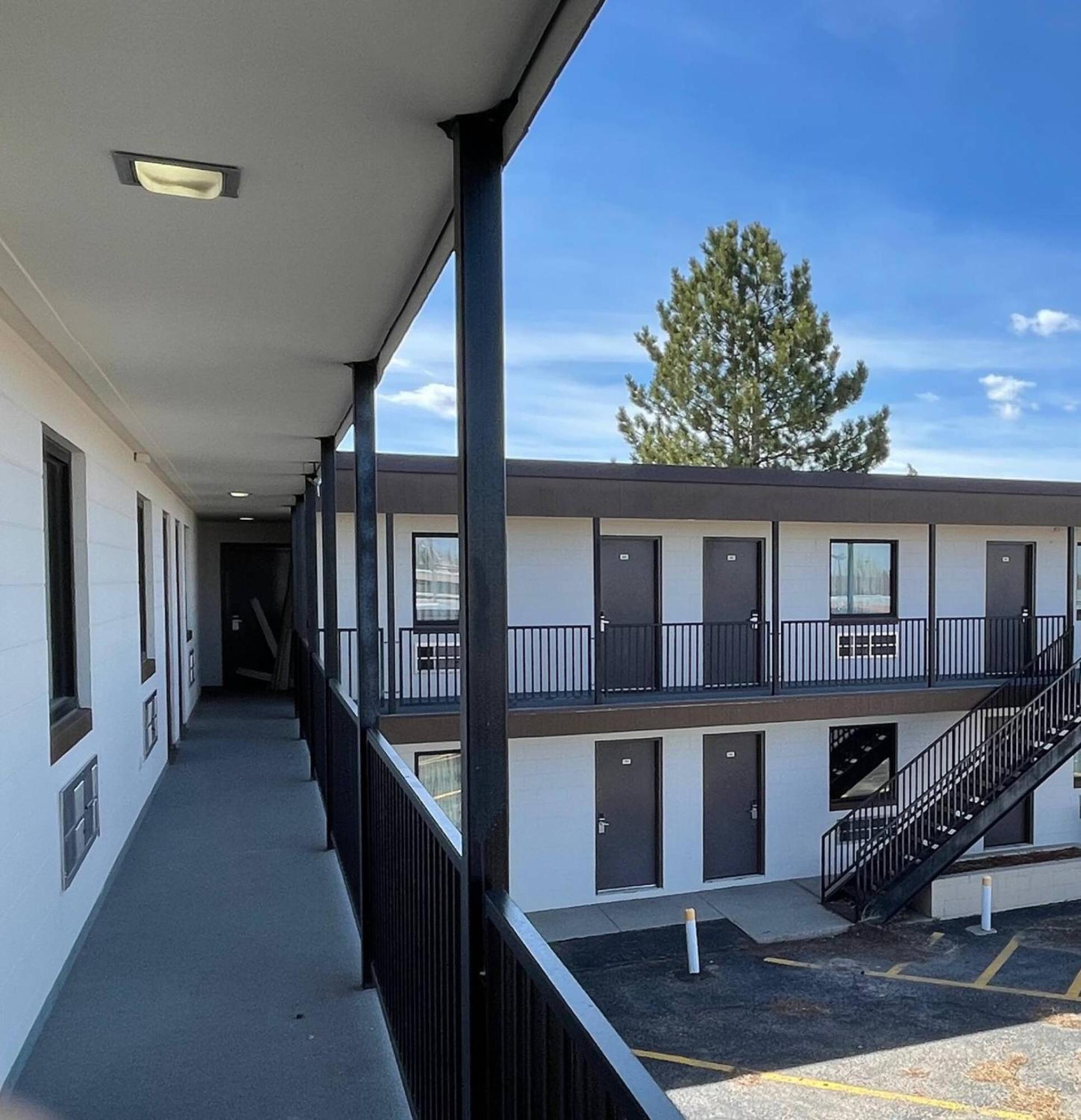 Days Inn By Wyndham Wheatland Exterior photo