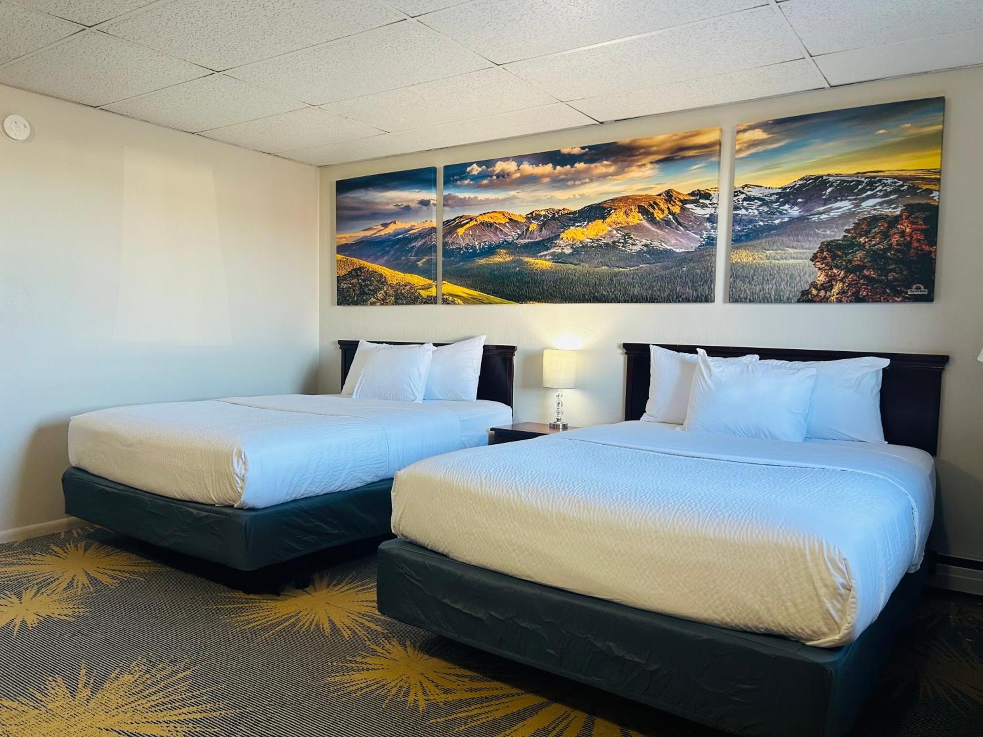 Days Inn By Wyndham Wheatland Exterior photo