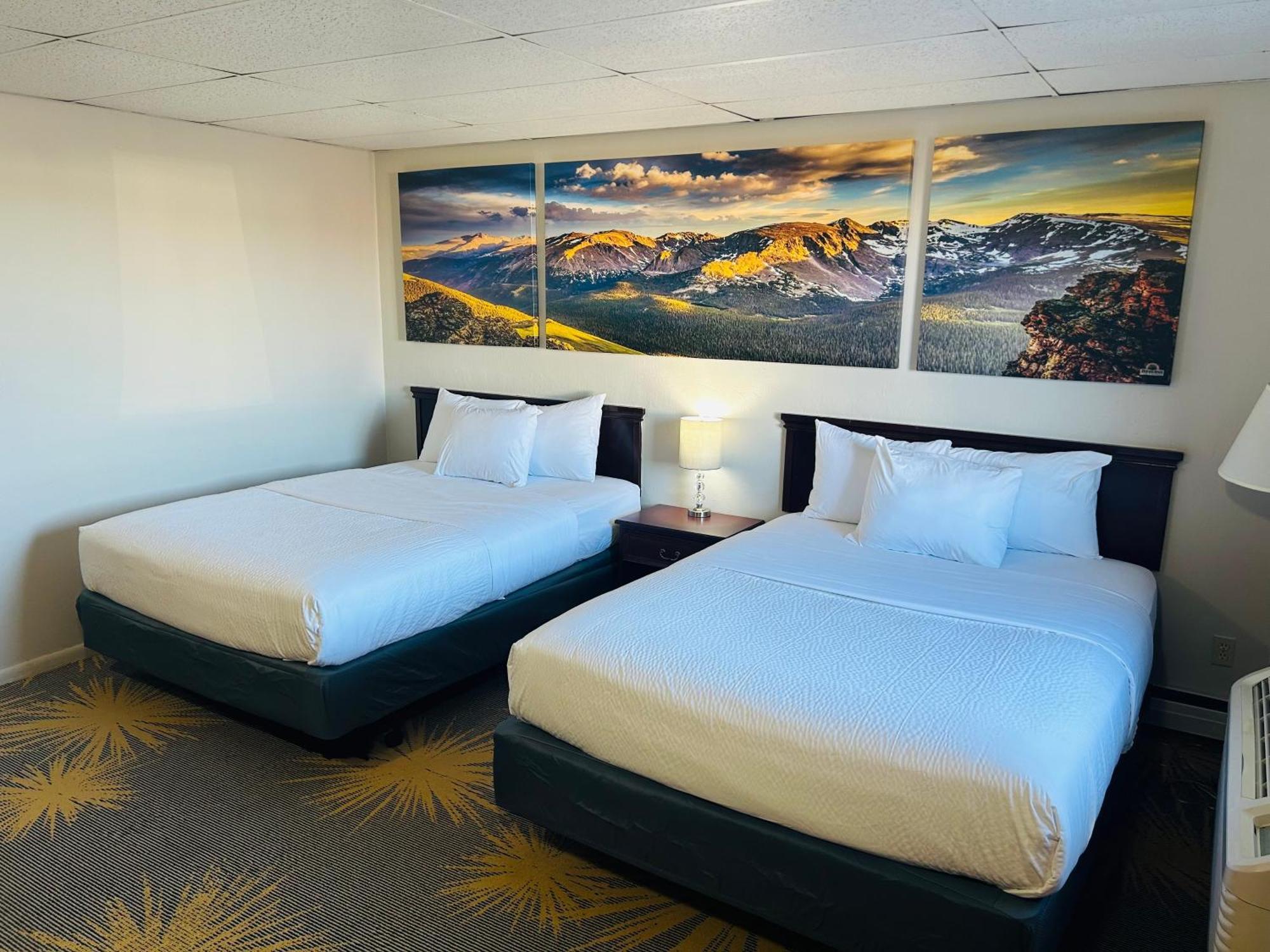 Days Inn By Wyndham Wheatland Exterior photo
