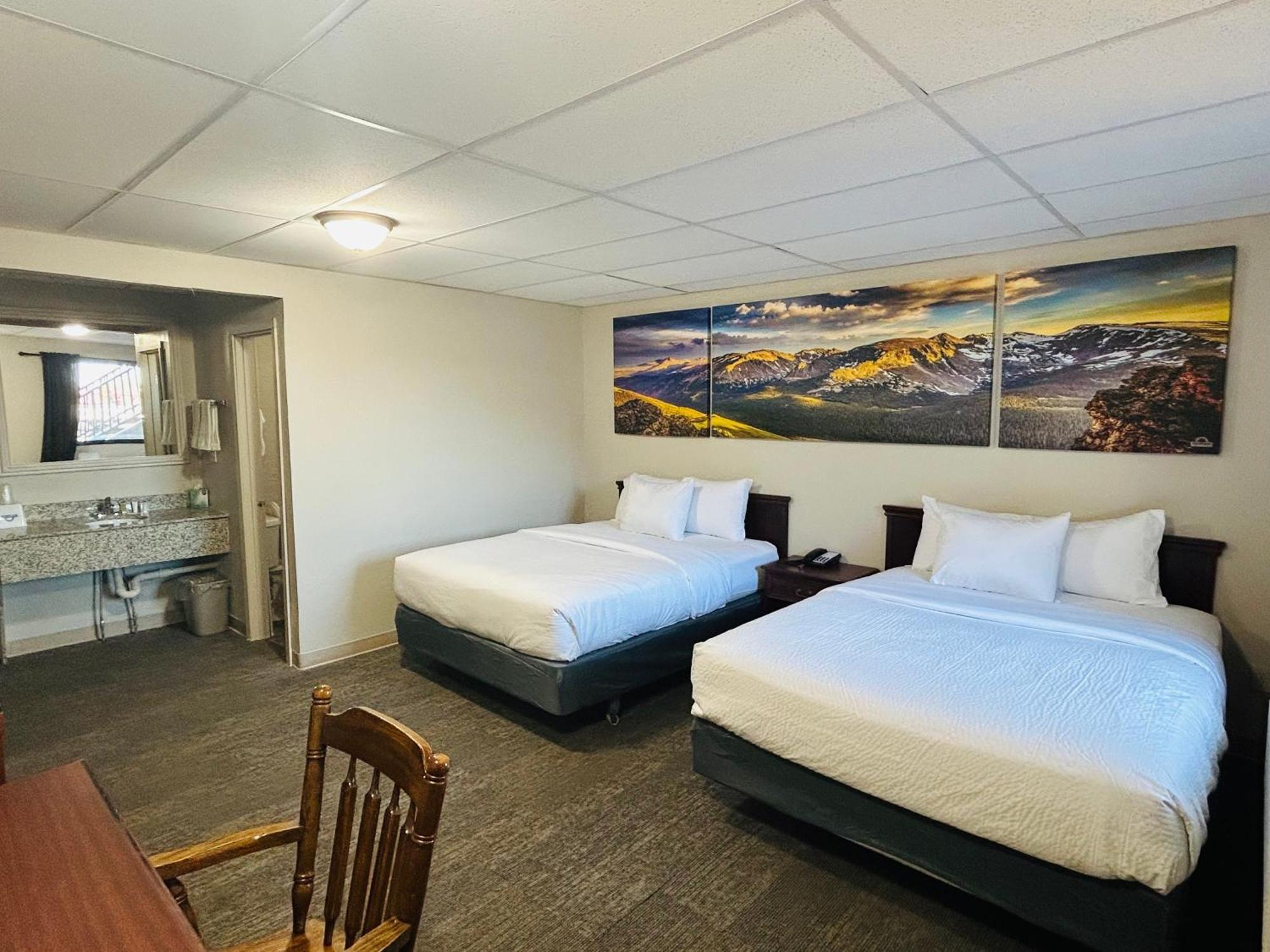Days Inn By Wyndham Wheatland Exterior photo